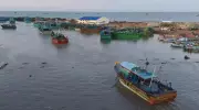 Tamil Nadu Fishermen Resume Sea Voyage Despite Weather Warnings
