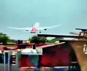 Teen's first plane sighting turns into horror filming AI Flight 171 crash