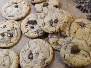 The Real Story Behind the Iconic Chocolate Chip Cookie's Invention