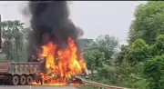 Two drivers burnt alive after tipper truck, trailer collide on SH-10 in Odisha