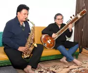 Vadodara Friends Create 'Swind': A Sitar-Saxophone Fusion on the Narmada