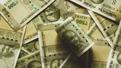 ₹10 Lakh Lump Sum vs ₹10,000 SIP for 20 Years: Which Mutual Fund Investment is Better?