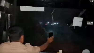 Karnataka bus runs without headlights, driver uses mobile torch; JDS slams Congress