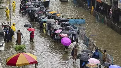 Mumbai Manhole Death: 4 Civic Officials Suspended After Heavy Rains Kill Man