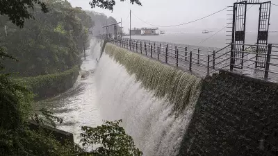 Powai Lake Overflows as Heavy Rain Hits Mumbai Amid Water Crisis