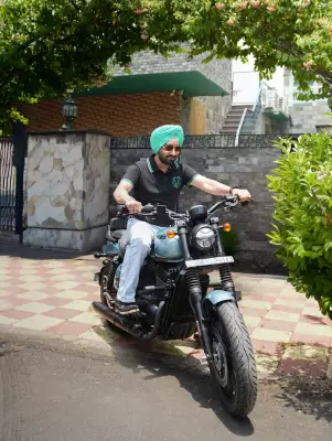 Satinder Sartaaj’s Yezdi Love: A Ride Through Memory and Music
