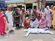 ASHA Workers Burn Effigy of Punjab CM Bhagwant Mann in Tarn Taran Protest