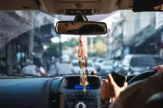 Cab Driver's Prosthetic Legs and Daughter's NEET Success Inspire