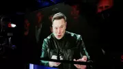 Elon Musk Denies SpaceX AI Phone Rumors as Industry Speculation Mounts