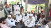 Fazilka farmers protest 23 days, meet governor over embankment