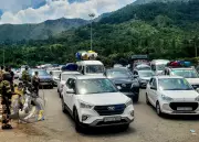 Thousands stranded as Jammu-bound vehicles halted near Navyug Tunnel in J-K