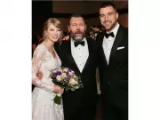 Travis Kelce reacts with emojis to AI wedding photo with Taylor Swift